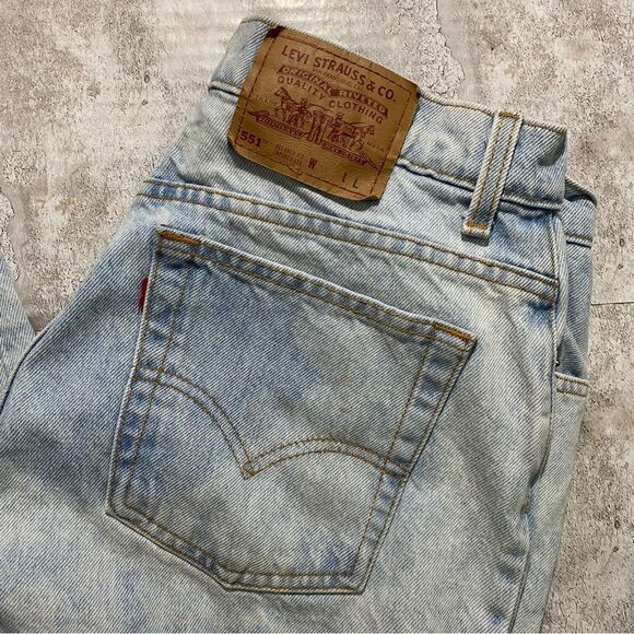 Vintage Levis 551 Thrashed Bleached Baggy Taper Mom Jean 32" Y2K - Picture 2 of 8